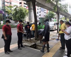 วันที่ 6 ธ.ค. 2565 ตรวจรับการทำความสะอาดท่อระบายน้ำ